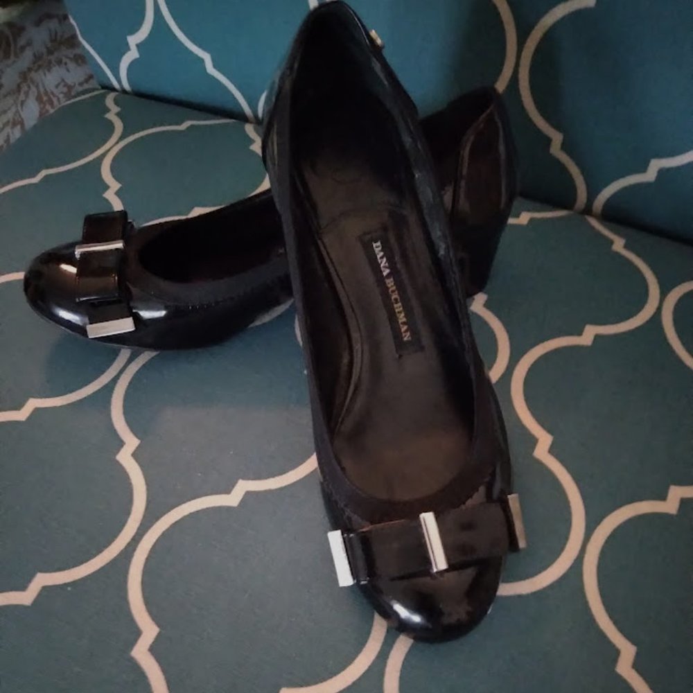 Ladies low heals by Dana Buchanan  sz 7.5 M